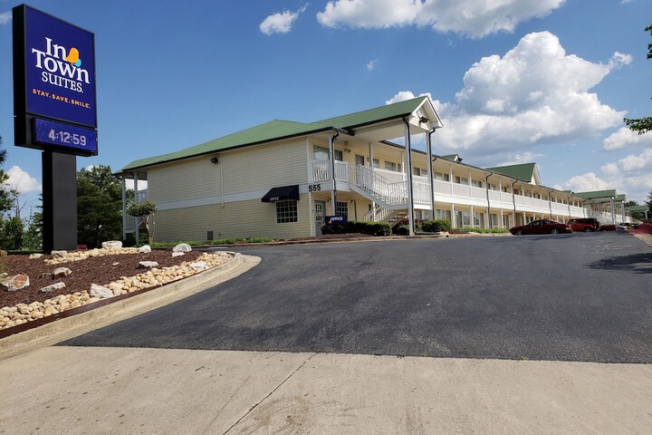 InTown Suites Extended Stay - Atlanta Cumming