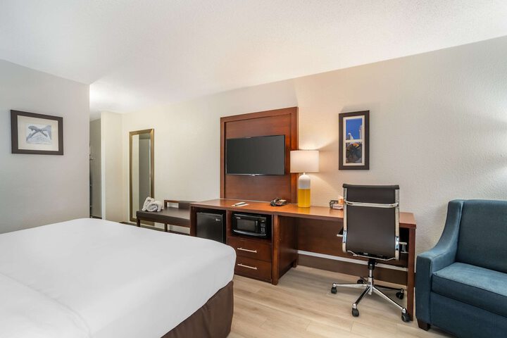 Room 34 of 67