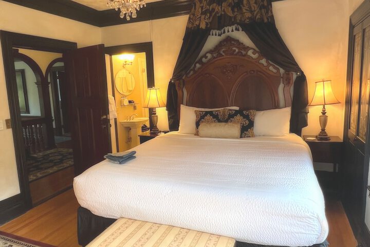 Room 32 of 54