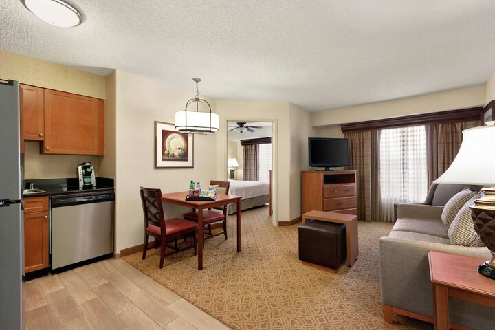 Room 10 of 27