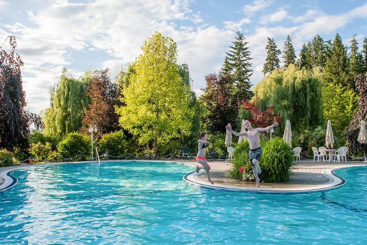 Pool 7 of 52