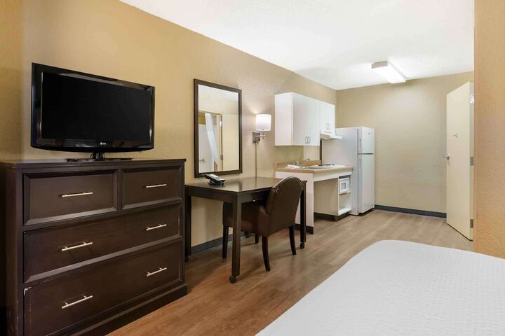 Room 21 of 27