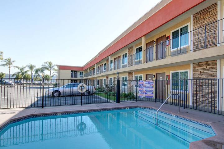 Ontario Inn & Suites