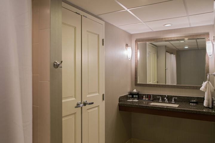 Room 33 of 86