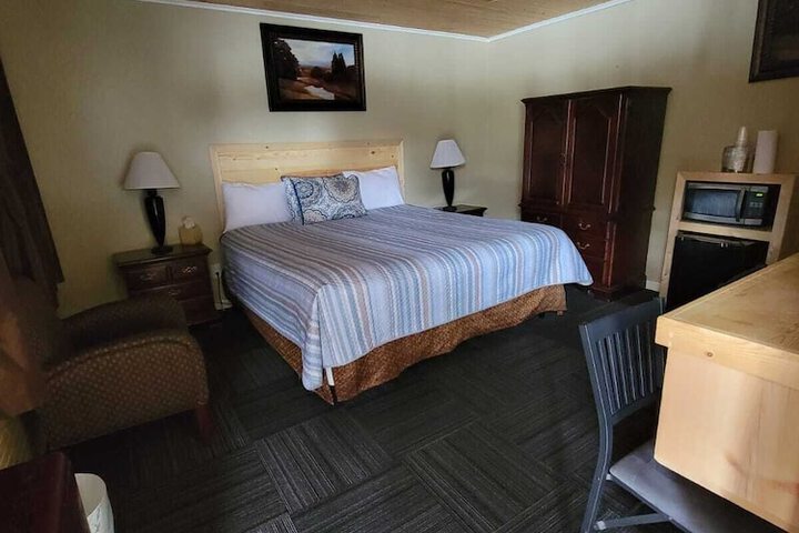Room 42 of 73