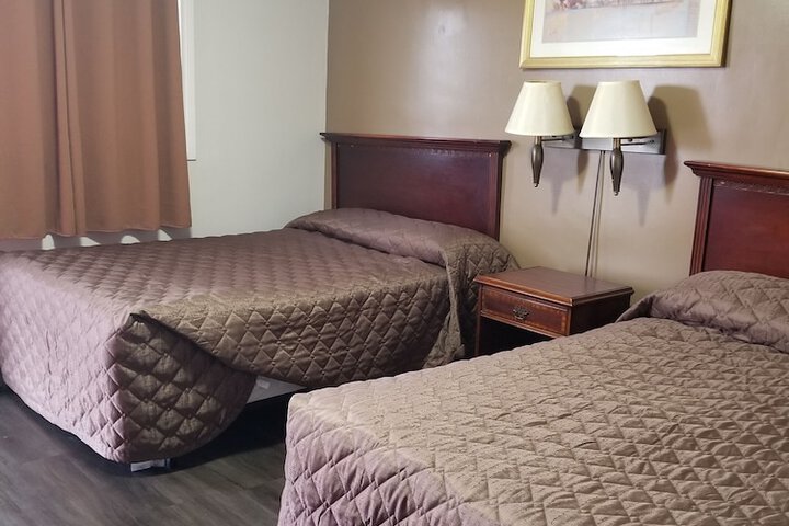 Room 9 of 10