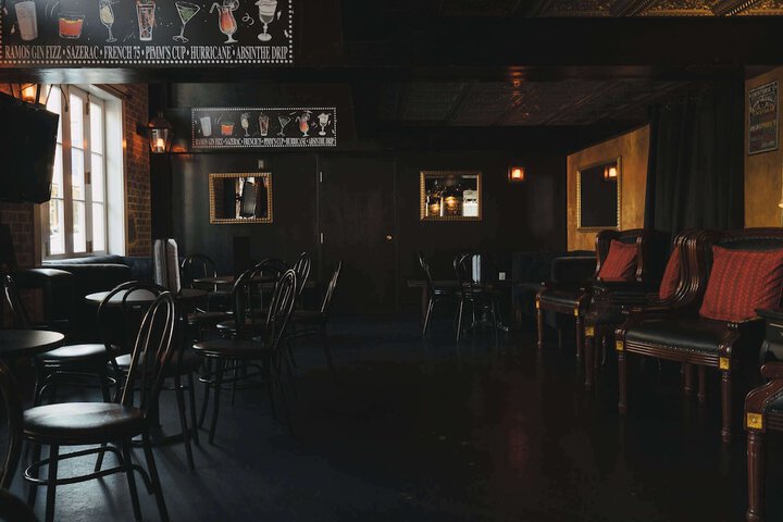 Lounge 133 of 147