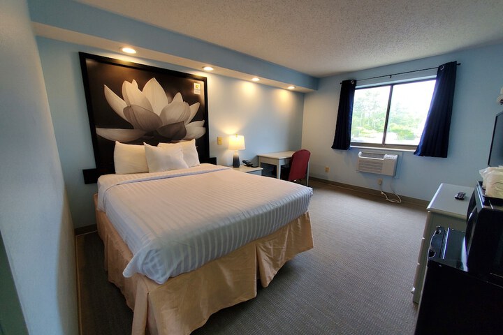 Room 6 of 30