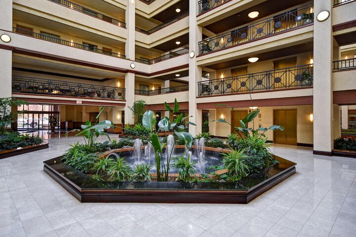 Embassy Suites by Hilton Lexington / UK Coldstream