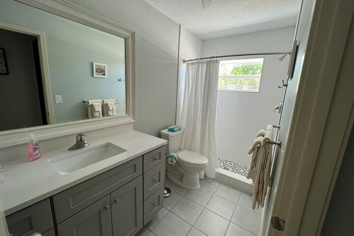 Tarpon Tale Inn