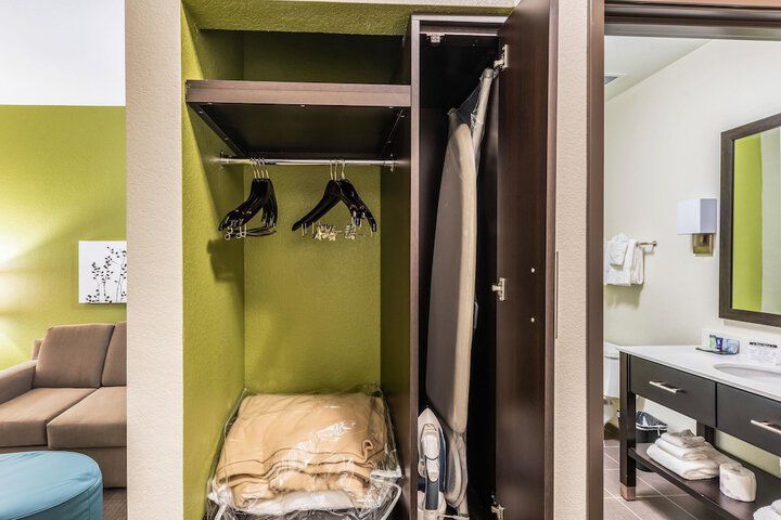 Room 18 of 47
