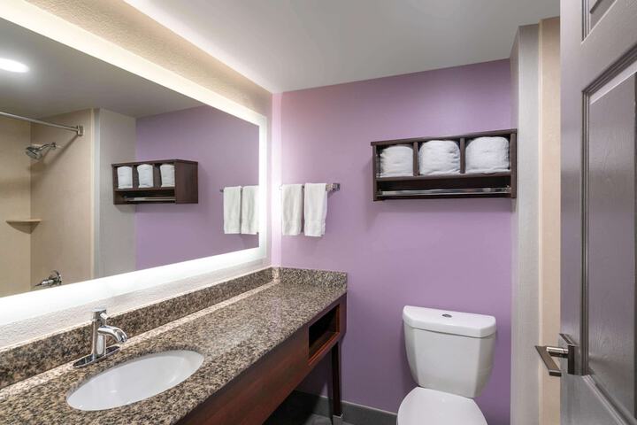 Room 6 of 34