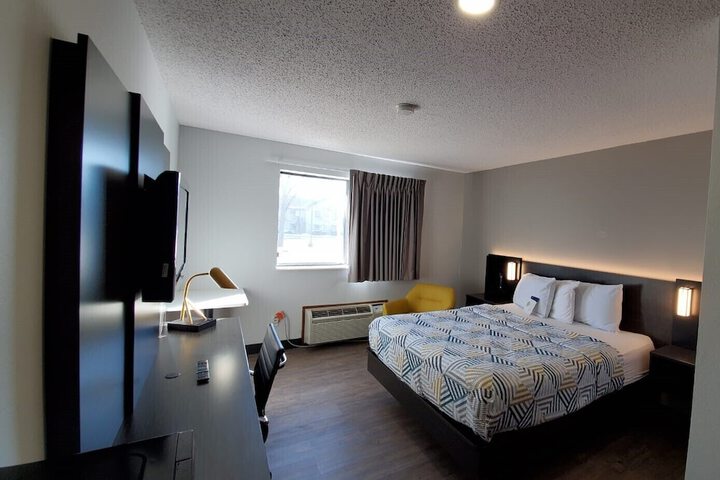 Motel 6 Kewanee IL