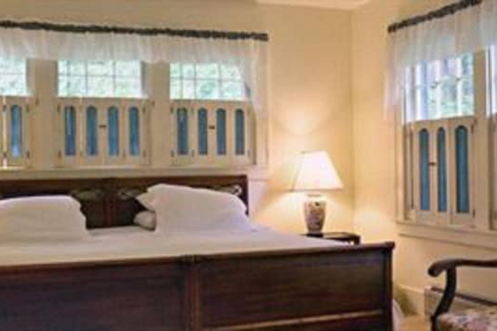 Arlingtons West Mountain Inn
