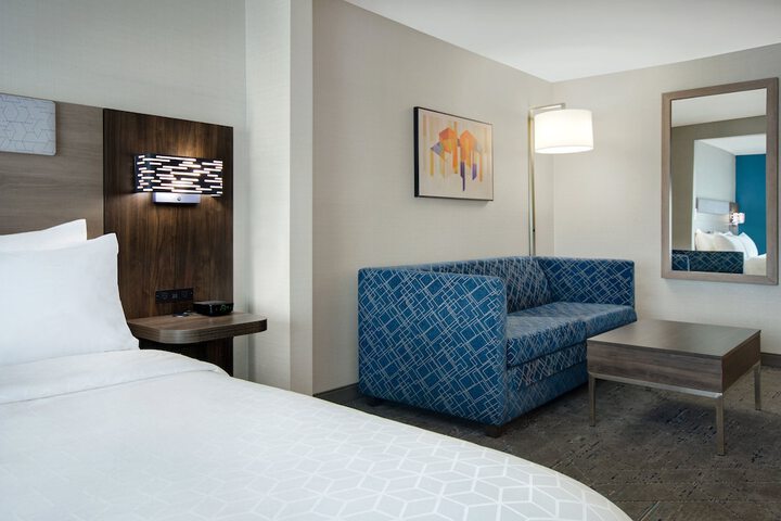 Room 17 of 53