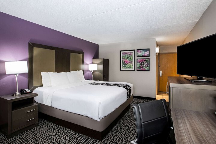 Room 16 of 34