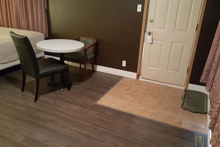 Room 14 of 34