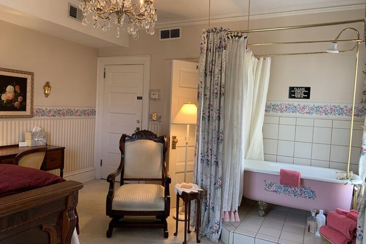Room 32 of 71