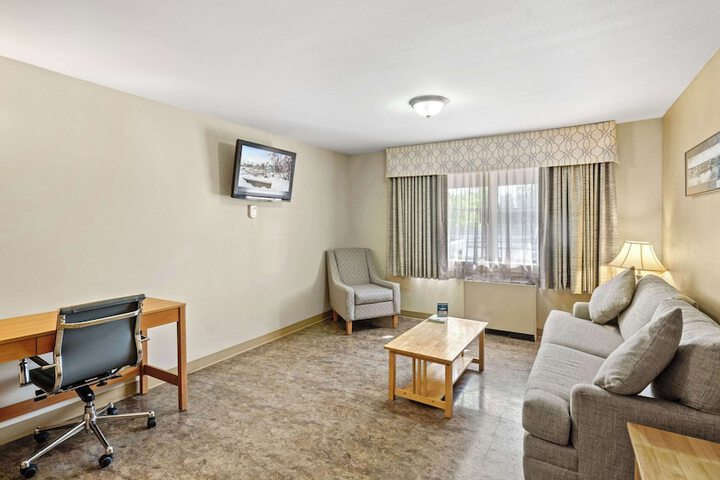 Room 46 of 89