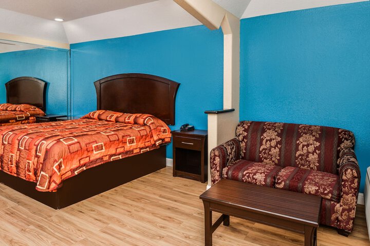 Room 11 of 29