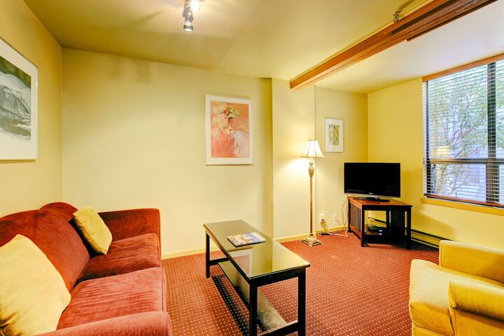 Room 17 of 38