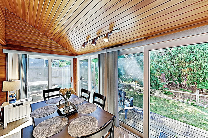 55 West Dennis - 3 Br Home