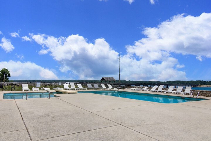 Pool 10 of 75