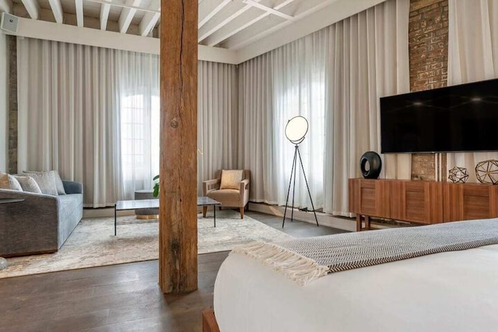 Room 40 of 67