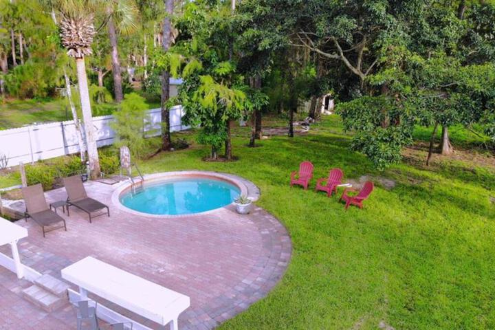 Cheerfull 4 / bed/ 3 Bath / pool / best Location