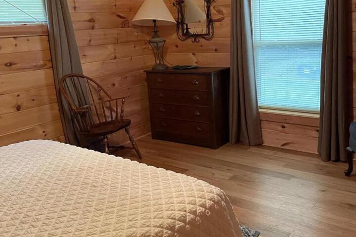 Moore Road Cabin 2 Pet Friendly