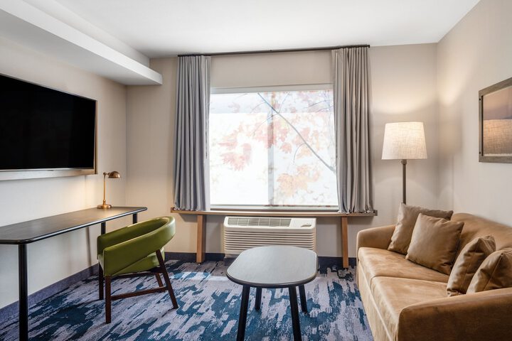 Room 13 of 22