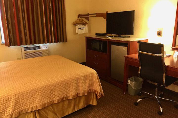 Room 6 of 22
