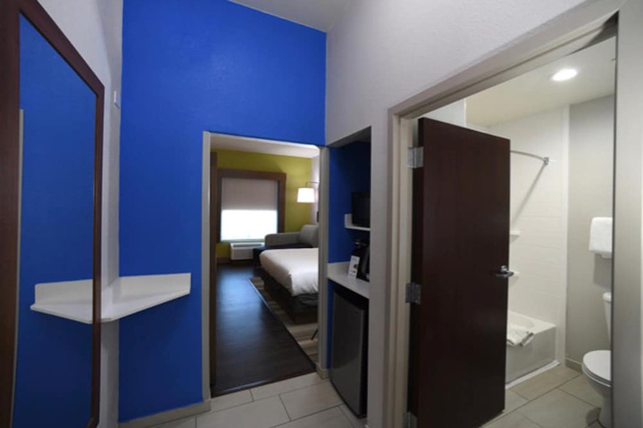 Room 19 of 42