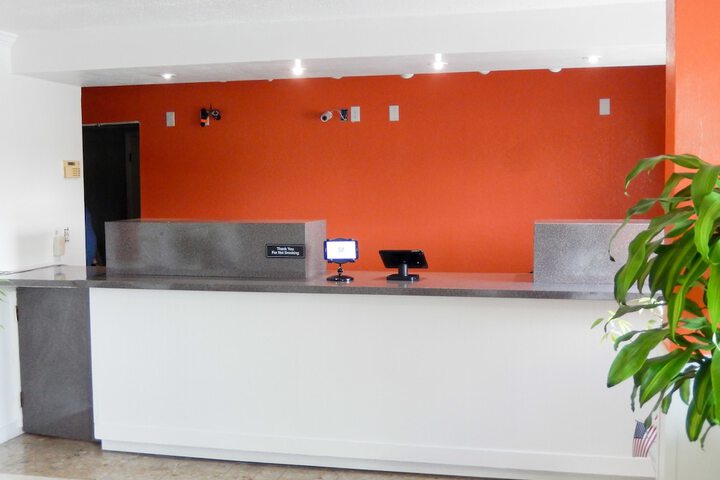 Motel 6 Rossford OH