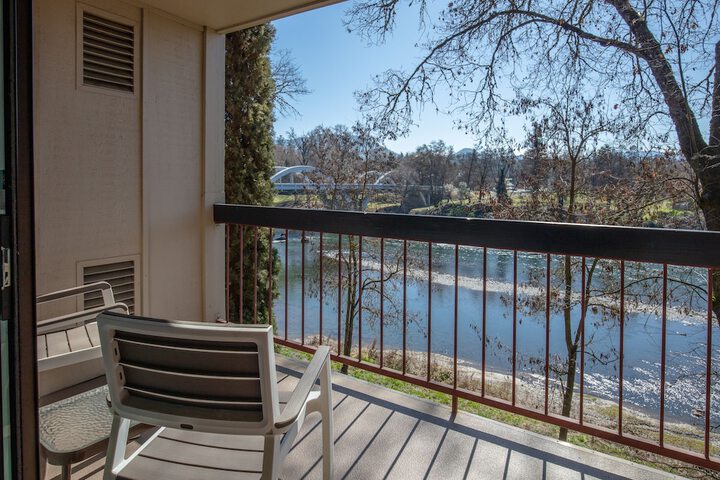 Riverside Inn