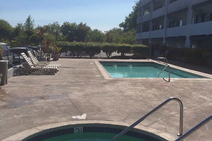 Pool 9 of 40