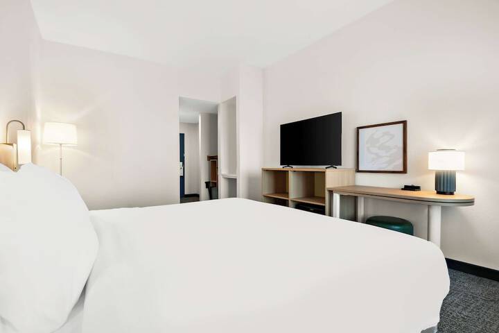 Room 13 of 31