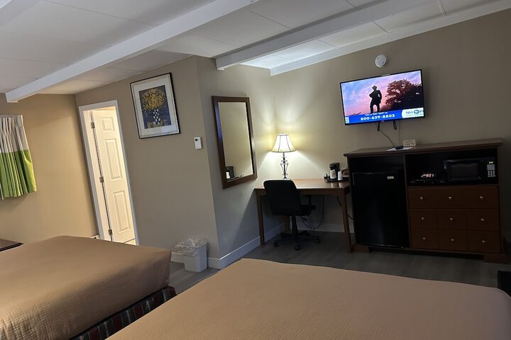 Room 15 of 28