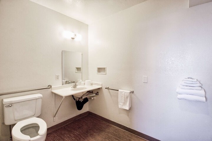 Room 21 of 42