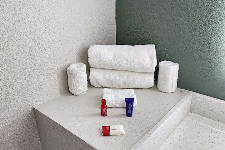 Room 11 of 17