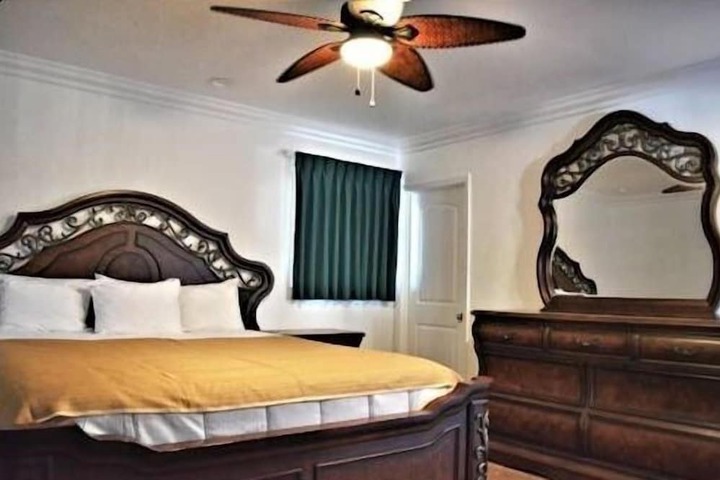 Room 38 of 65