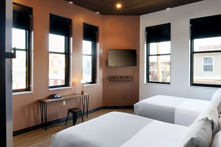 Room 30 of 74