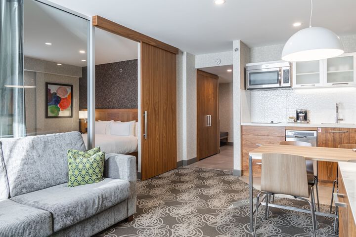 Ômage Hotel Montreal Laval, a Tribute Portfolio Hotel