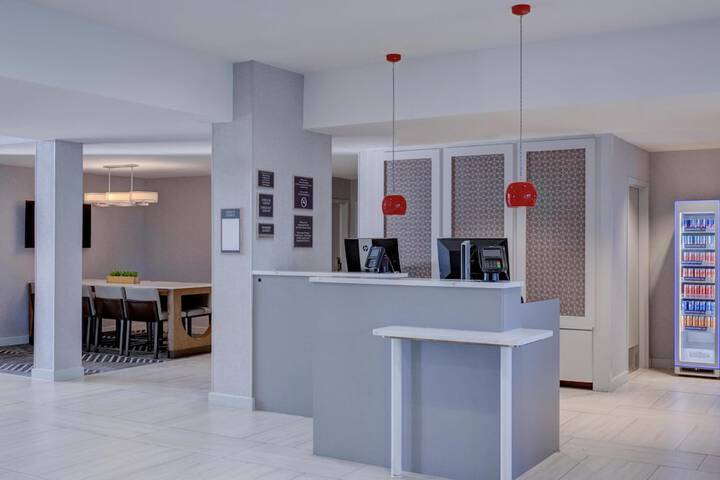 Homewood Suites by Hilton Anaheim-Main Gate Area