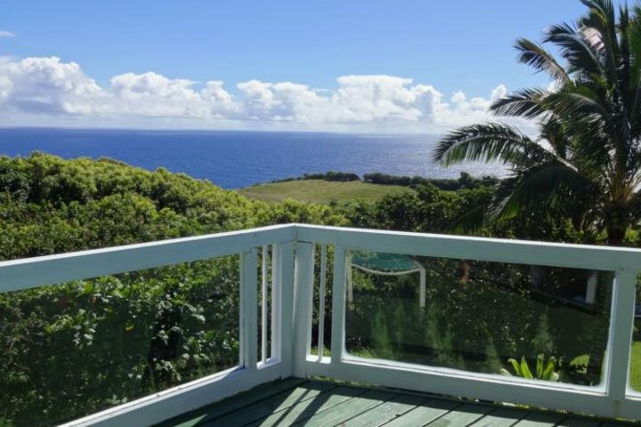 Huelo Point Lookout