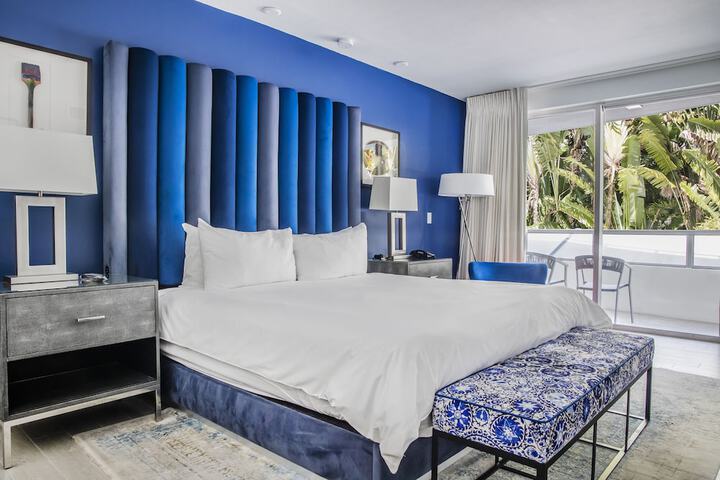 Room 25 of 108