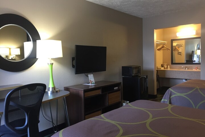 Room 14 of 30