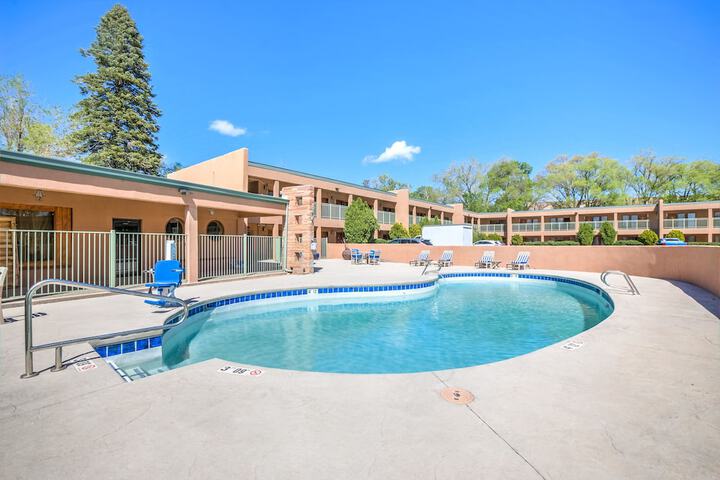El Sendero Inn an Ascend Collection Hotel