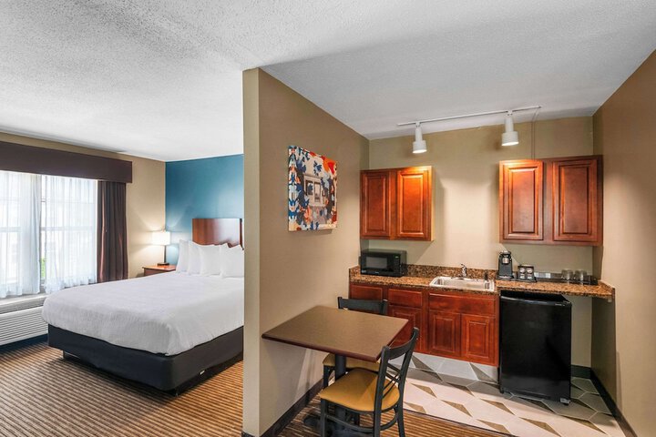 Room 16 of 50