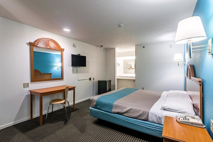 Motel 6 Azle TX
